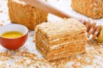 Medovik tort tayyorlash: retsepti, usullari, sirlari, uy sharoitida qanday pishirish kerak