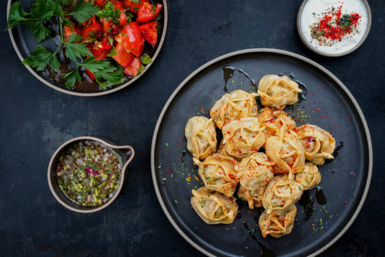 Manti tayyorlash retsepti — go’shtli, qovoqli va jag’-jag’li turlari, tavsiyalar