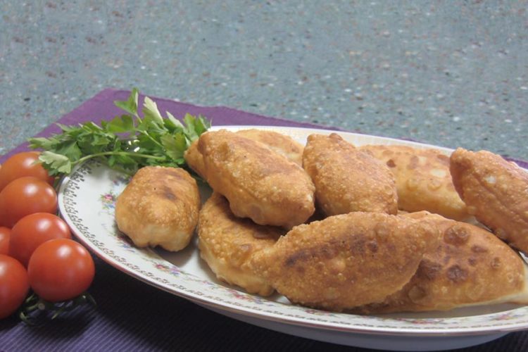Kartoshkali bo’g’irsoq (pirojki) tayyorlash retsepti — bosqichma-bosqich